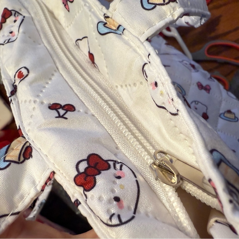 New Hello Kitty Quilted Tote Bag - Picture 5 of 6